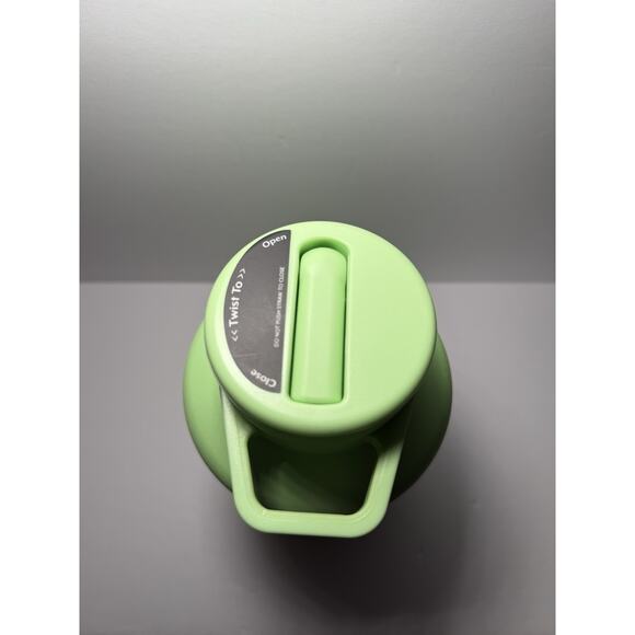 BruMate 65oz KIWI Rotera Twist Top Water Bottle BNWT Limited Edition - Picture 3 of 8